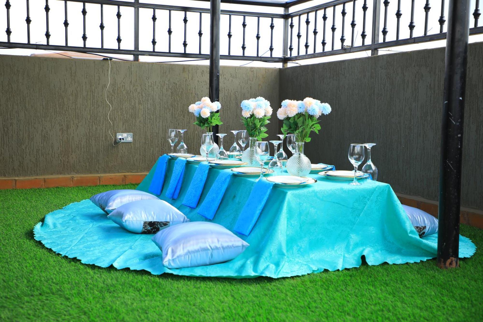 Galaxy Motel Кампала Экстерьер фото